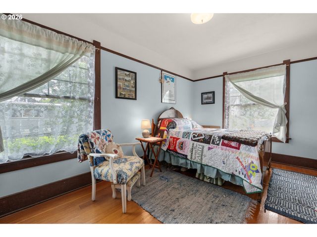 1528 IRVING Ave, Astoria, OR 97103