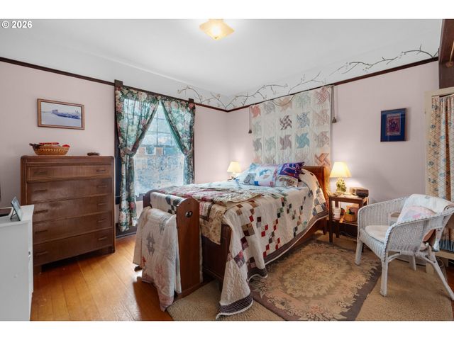 1528 IRVING Ave, Astoria, OR 97103