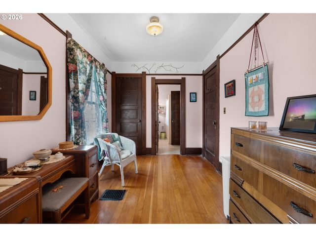 1528 IRVING Ave, Astoria, OR 97103