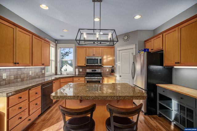 5829 Montevallo St SE, Salem, OR 97306