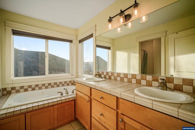 5829 Montevallo St SE, Salem, OR 97306