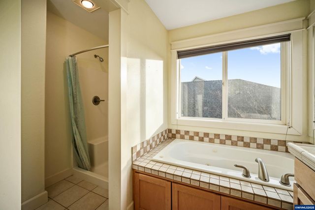 5829 Montevallo St SE, Salem, OR 97306