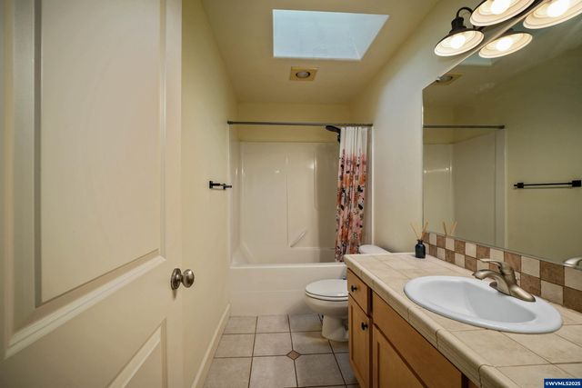 5829 Montevallo St SE, Salem, OR 97306