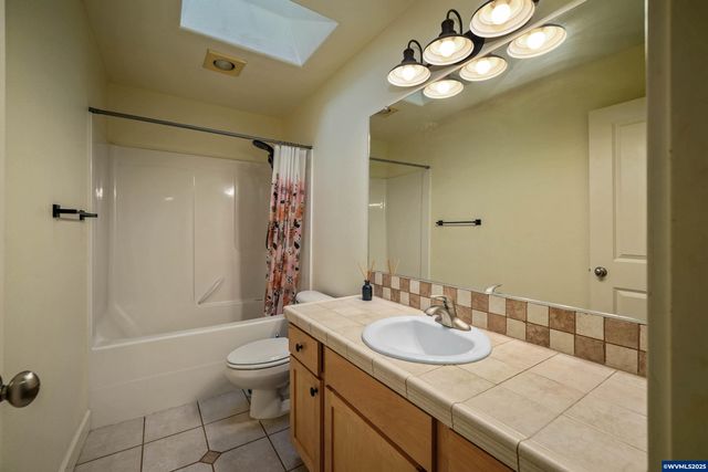 5829 Montevallo St SE, Salem, OR 97306