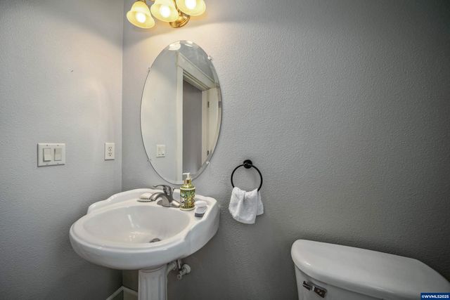 5829 Montevallo St SE, Salem, OR 97306