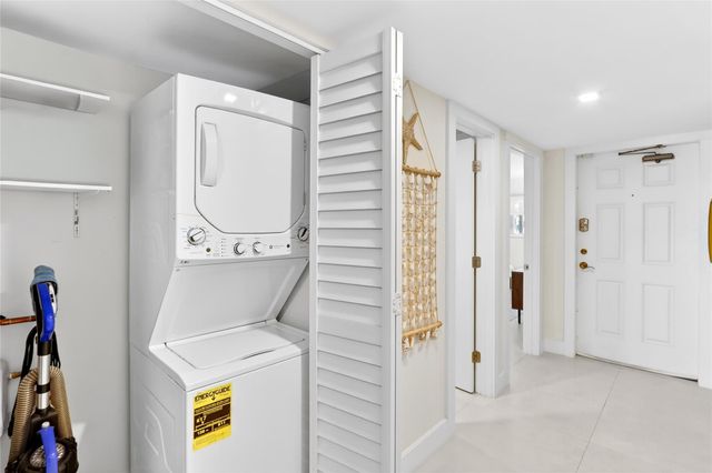 1710 S Ocean Ln 203, Fort Lauderdale, FL 33316