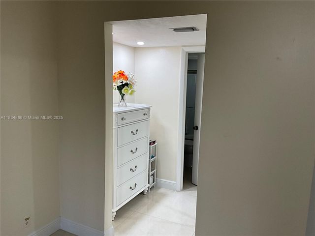 300 Berkley Rd 108, Hollywood, FL 33024