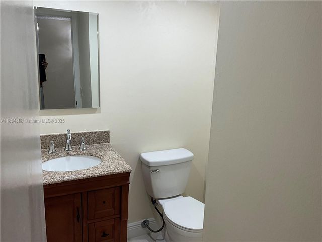 300 Berkley Rd 108, Hollywood, FL 33024