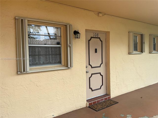 300 Berkley Rd 108, Hollywood, FL 33024