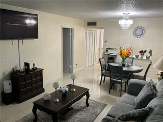 300 Berkley Rd 108, Hollywood, FL 33024