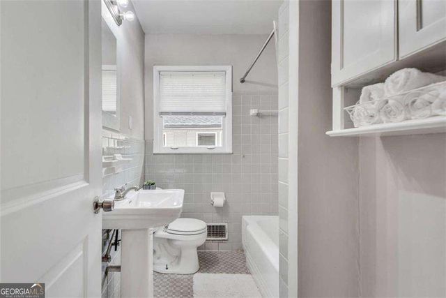 2774 Overlook Drive, Atlanta, GA 30345