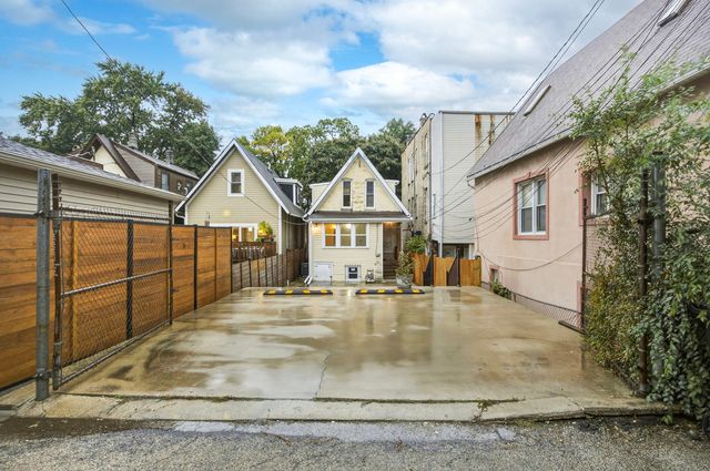 1023 S Claremont Street, Chicago, IL 60612