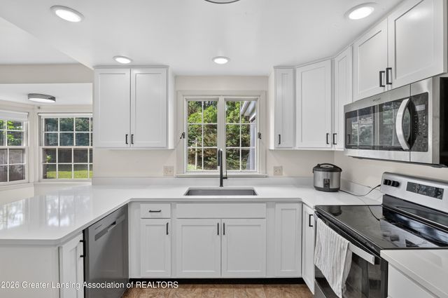 1682 Woodside Drive, East Lansing, MI 48823
