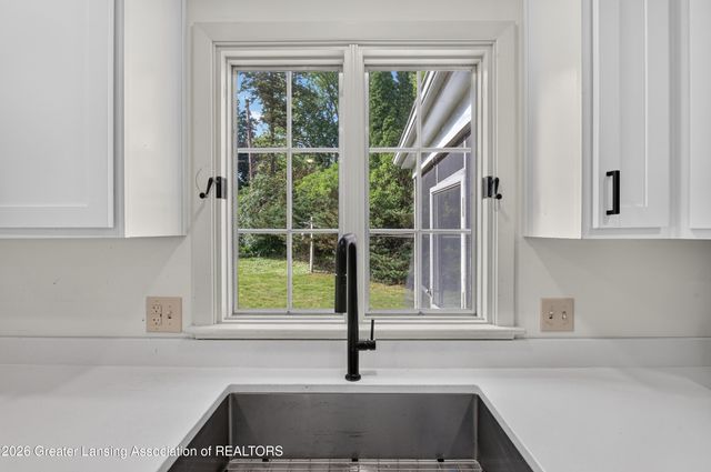 1682 Woodside Drive, East Lansing, MI 48823