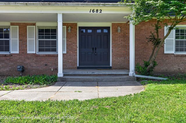 1682 Woodside Drive, East Lansing, MI 48823
