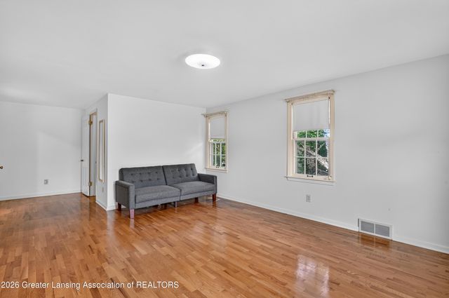 1682 Woodside Drive, East Lansing, MI 48823