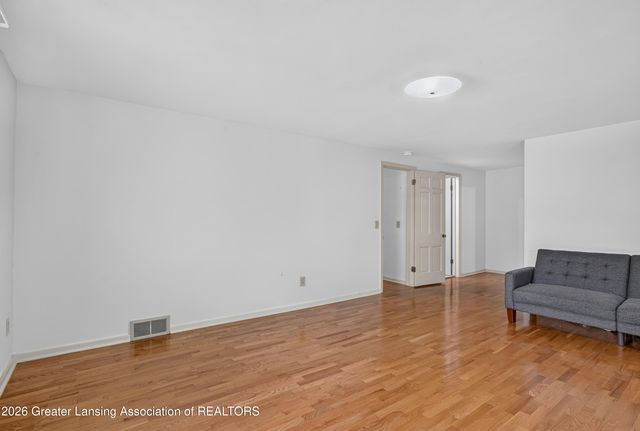 1682 Woodside Drive, East Lansing, MI 48823
