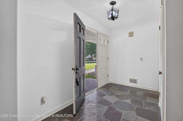 1682 Woodside Drive, East Lansing, MI 48823