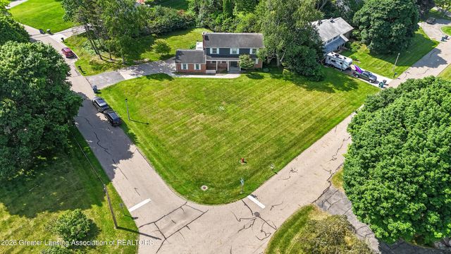 1682 Woodside Drive, East Lansing, MI 48823