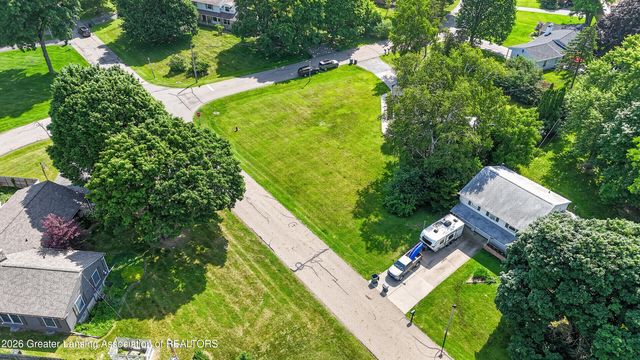 1682 Woodside Drive, East Lansing, MI 48823
