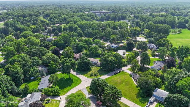 1682 Woodside Drive, East Lansing, MI 48823