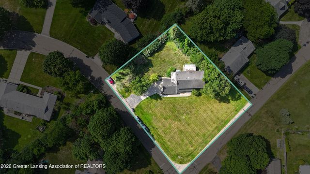 1682 Woodside Drive, East Lansing, MI 48823