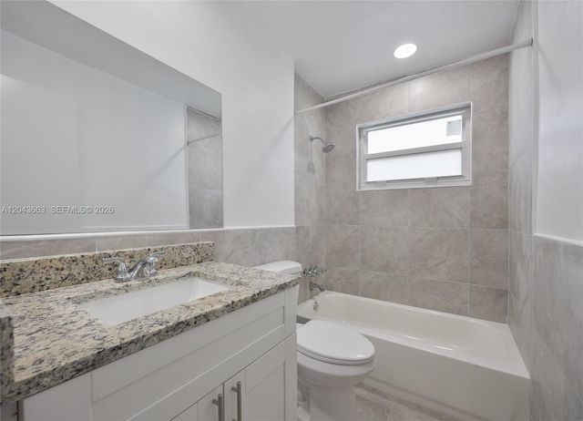 8571 NW 27th Pl, Sunrise, FL 33322