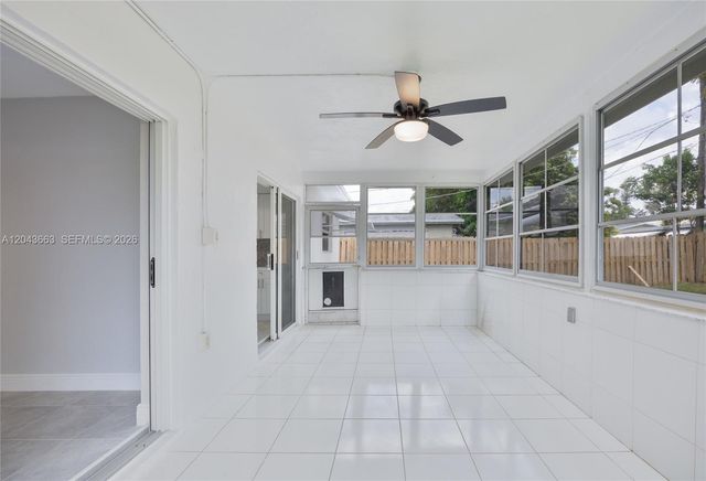 8571 NW 27th Pl, Sunrise, FL 33322