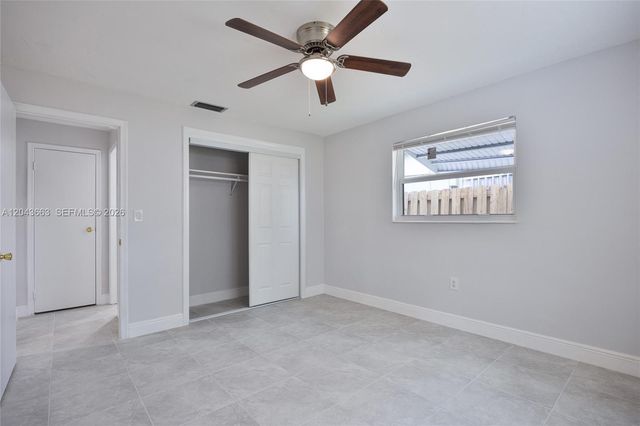 8571 NW 27th Pl, Sunrise, FL 33322