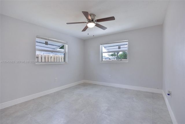 8571 NW 27th Pl, Sunrise, FL 33322