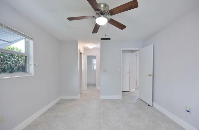 8571 NW 27th Pl, Sunrise, FL 33322