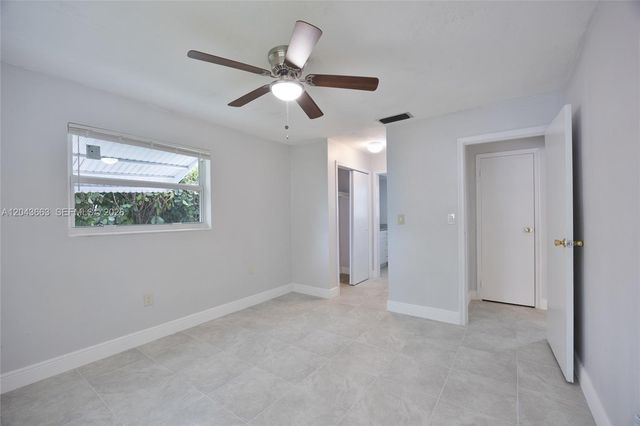 8571 NW 27th Pl, Sunrise, FL 33322