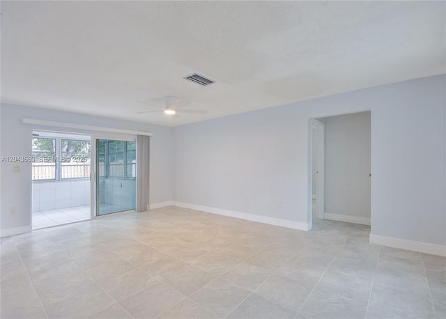 8571 NW 27th Pl, Sunrise, FL 33322
