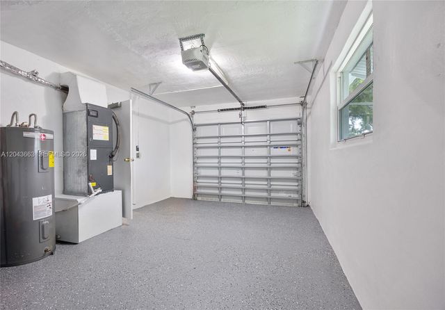 8571 NW 27th Pl, Sunrise, FL 33322