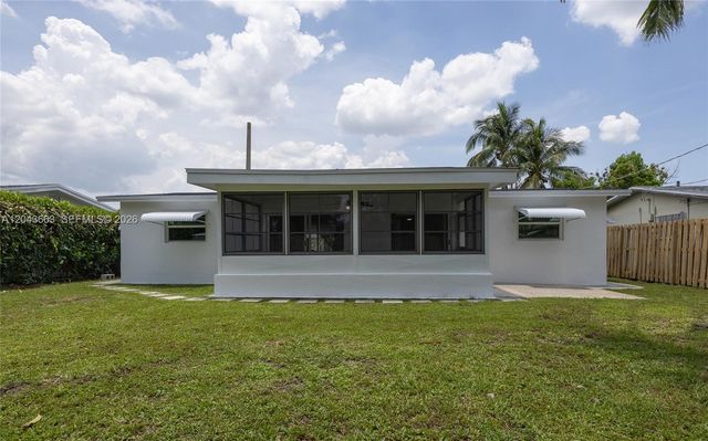 8571 NW 27th Pl, Sunrise, FL 33322