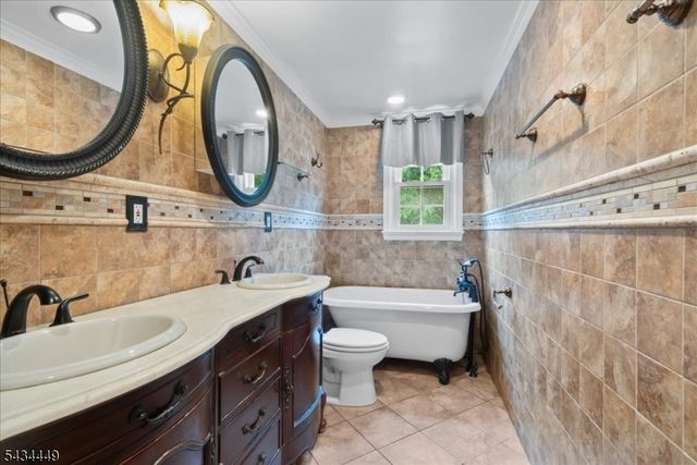 76 Werner Ave, North Haledon Boro, NJ 07508