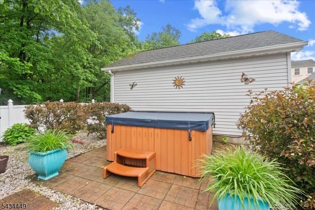 76 Werner Ave, North Haledon Boro, NJ 07508