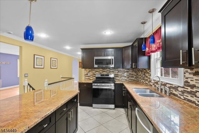 76 Werner Ave, North Haledon Boro, NJ 07508
