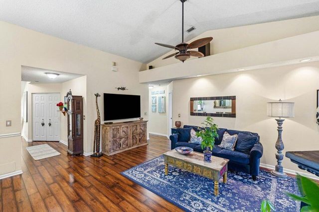 2202 Aspen Way 2202, Boynton Beach, FL 33436