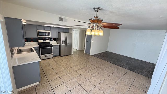 5522 WHITE CAP Street, Las Vegas, NV 89110