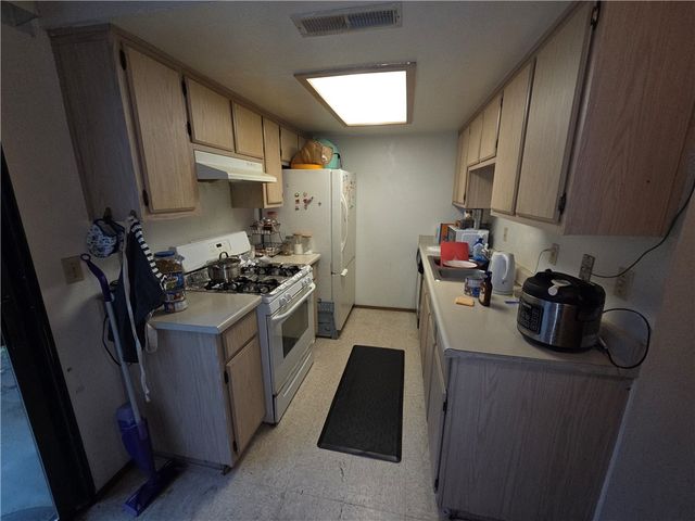 635 North Street, Corning, CA 96021