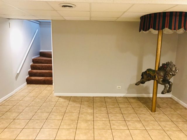 98 Willow Parkway 98, Buffalo Grove, IL 60089