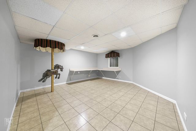 98 Willow Parkway 98, Buffalo Grove, IL 60089