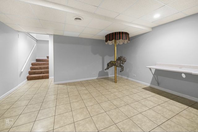 98 Willow Parkway 98, Buffalo Grove, IL 60089