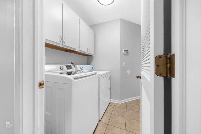98 Willow Parkway 98, Buffalo Grove, IL 60089