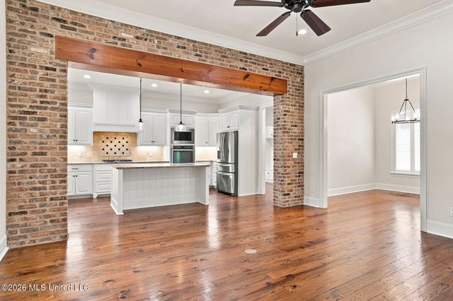 213 Breezy Hill Drive, Madison, MS 39110