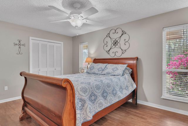 1915 Page One Rd, Longview, TX 75605