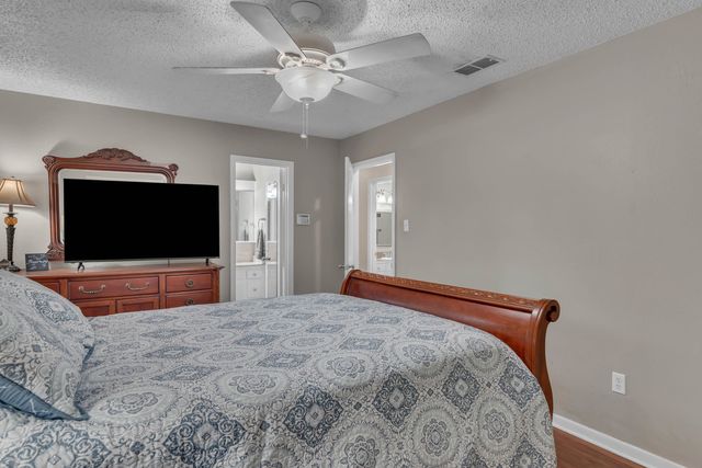 1915 Page One Rd, Longview, TX 75605