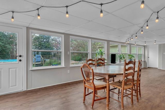 1915 Page One Rd, Longview, TX 75605