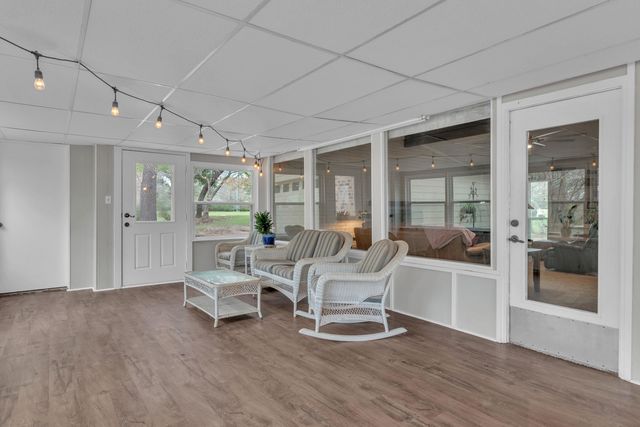 1915 Page One Rd, Longview, TX 75605